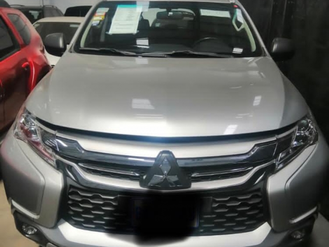  Haz Click aquí y obtendras toda la informacion detallada del Auto Usado   Mitsubishi Montero Sport  diesel Gris plata 2018 rural4x2 en Costa Rica sistema de AutoguiaCR.com por sirioscr.com Google.com en la agencia AUTO XIRI TIBAS